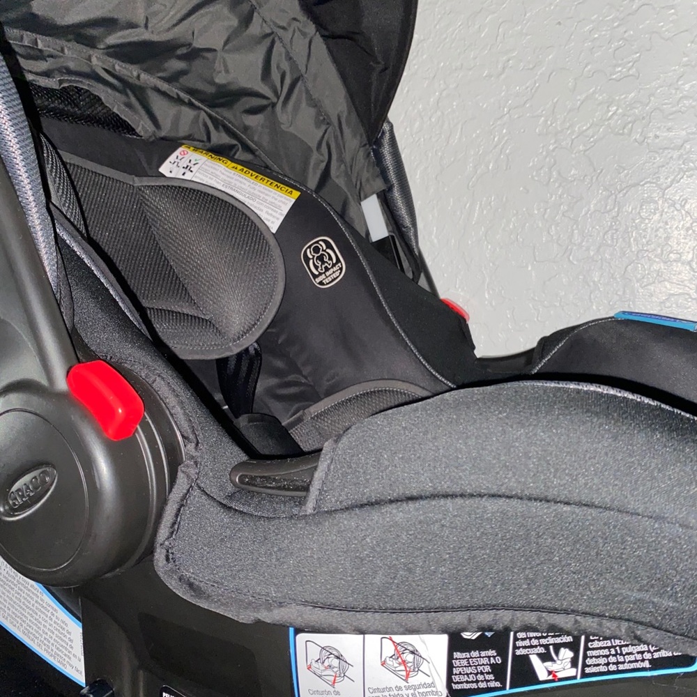 Graco SnugRide SnugLock 35 XT Infant Car Seat - Picture 2 of 2